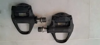 Pedales Shimano 105