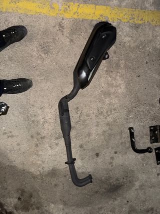 TMAX Escape Negro