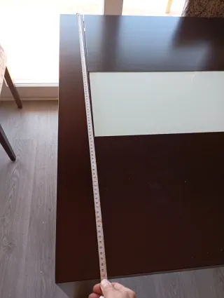 Mesa comedor wengue con cristal central