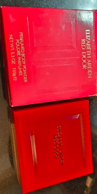 Talco profumato Elizabeth Arden prodotto Vintage.