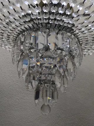 Lámpara de cristal colgante multicolor plateada de