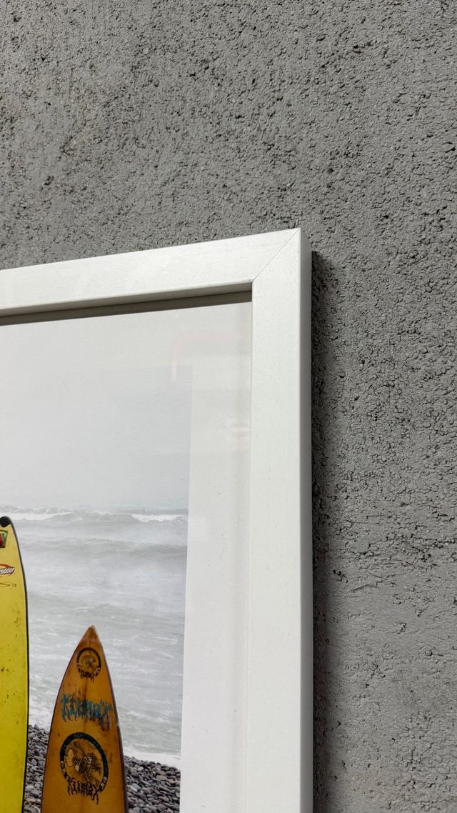 Cuadro tablas surf colores playa mar marco blanco