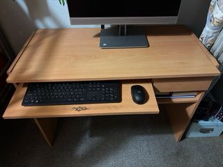 Mesa escritorio con cajón + bandeja teclado