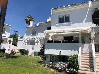 Casa pareada en alquiler en Los Naranjos - Las Brisas en Marbella