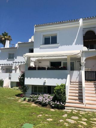 Casa pareada en alquiler en Los Naranjos - Las Brisas en Marbella