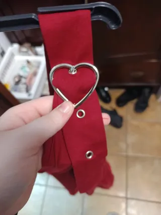 Top Shein Rojo con Encaje y Corazones