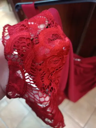 Top Shein Rojo con Encaje y Corazones