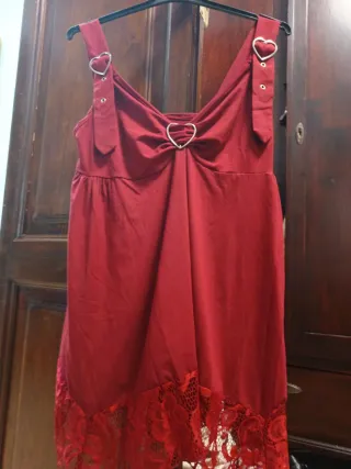 Top Shein Rojo con Encaje y Corazones