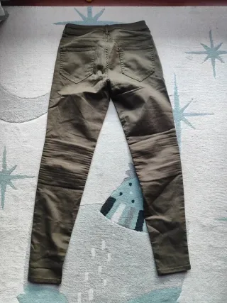 Pantalón Zara Verde Militar Talla 36