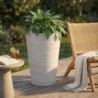 Vaso Conico in Fibra Sintetica Bianco 60cm Design