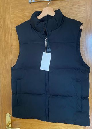 Chaleco acolchado Zara negro sin mangas