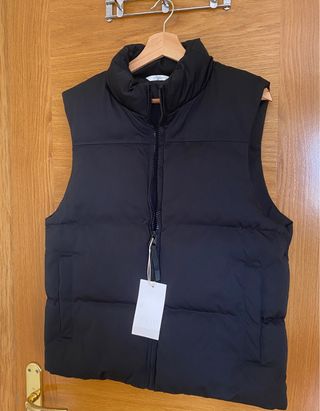 Chaleco acolchado Zara negro sin mangas