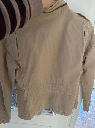 Chaqueta Zara Beige Militar Tachuelas