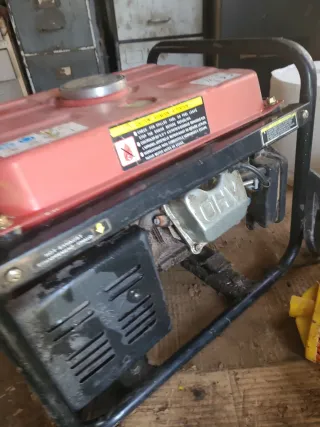 Generador SELEKA SGO1200 para piezas el motor gira