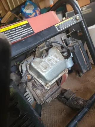 Generador SELEKA SGO1200 para piezas el motor gira