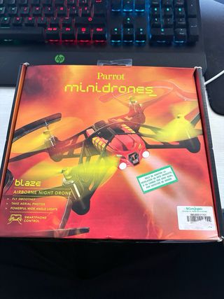 Parrot MiniDrones Airborne Night Drone