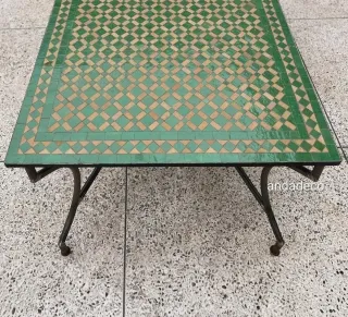 Mesa mosaico artesanal verde y beige