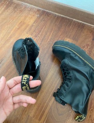 Anfibi Dr. Martens con zeppa e zip