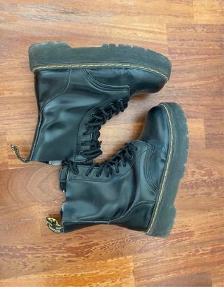 Anfibi Dr. Martens con zeppa e zip