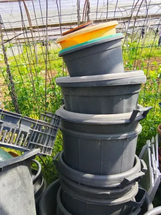 Macetas de plástico y cerámica de todos tamaños