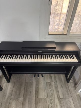 Piano Digital Yamaha CLP-825