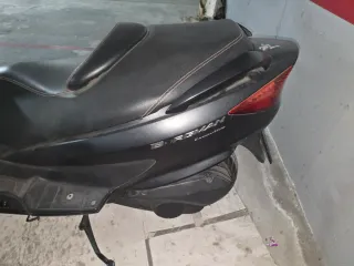 Suzuki UH200 Maxi Scooter Automática