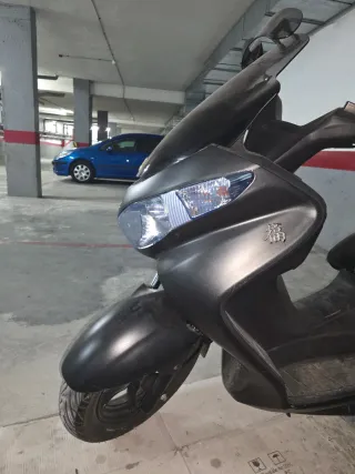 Suzuki UH200 Maxi Scooter Automática