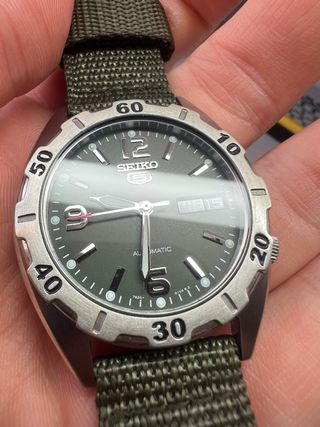 Reloj Seiko 5 Automático Verde