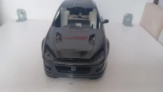 Ford Focus 1:18 para restaurar