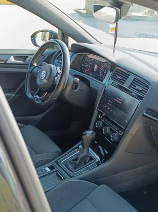 Volkswagen Golf R 310 7.5