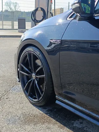 Volkswagen Golf R 310 7.5