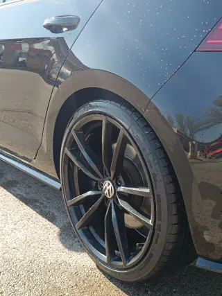 Volkswagen Golf R 310 7.5