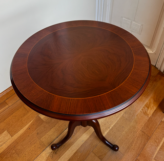 Mesita redonda madera maciza estilo clásico