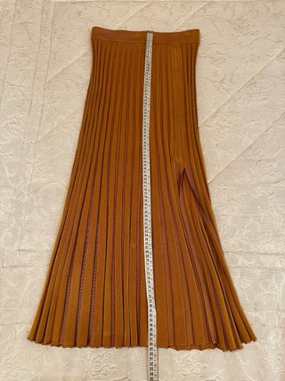 Falda plisada Zara color mostaza