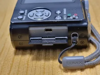 Cámara Panasonic Lumix DC Vario-Elmar Negra