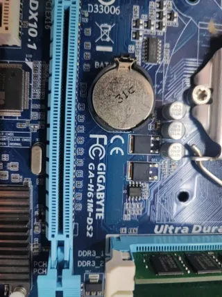 Placa Base Gigabyte H61M-DS2 + i3 + 8GB RAM