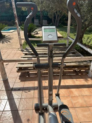 Máquina Elíptica Gimnasio