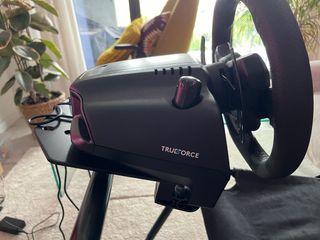 Silla + Volante y pedales Logitech G923 PS5/PS4/PC