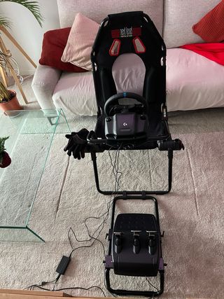 Silla + Volante y pedales Logitech G923 PS5/PS4/PC