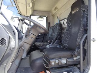 Iveco EUROCARGO ML 100E22-CAMIONES GRUA