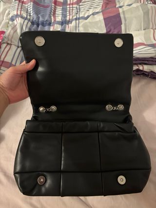 Bolso Negro Acolchado
