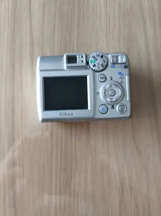 Cámara Digital Nikon Coolpix 4600 4MP Zoom