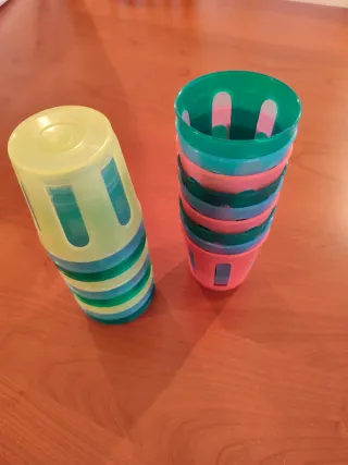Sottobicchieri in plastica colorata