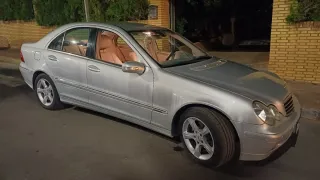 Mercedes-Benz Clase C 2005