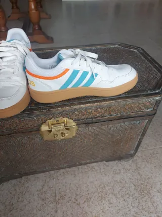 Zapatillas Adidas Blancas y Azules