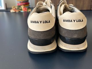 Zapatillas Bimba y Lola grises y naranjas