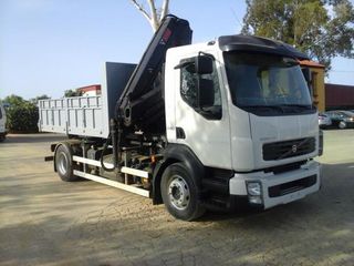 Volvo FL 240-CAMIONES GRUA