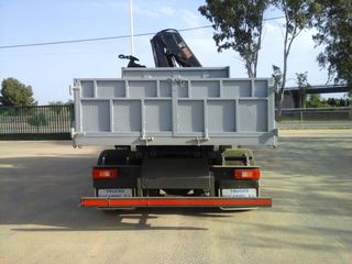 Volvo FL 240-CAMIONES GRUA