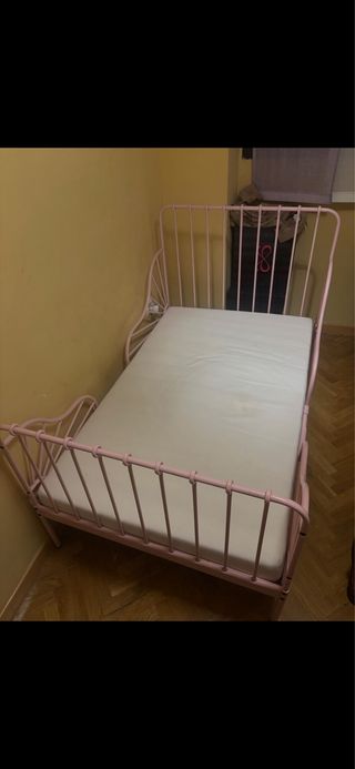 Cama infantil rosa ( Leer la descripción )