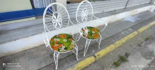 Sillas de Hierro con Cojines Florales